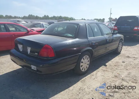 2011 Ford Crown Victoria Police Interceptor z USA, uszkodzony, nr VIN 2FABP7BV6BX135256